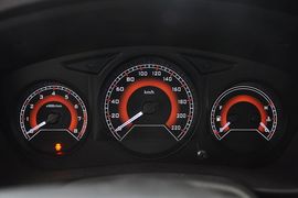 2012款东南V3菱悦1.5L手动亲民舒适版