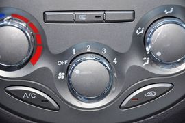 2012款江淮和悦RS