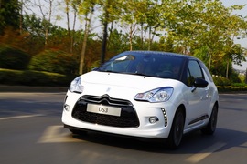 2012款DS3至尊版外出试驾实拍