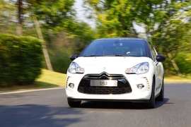 2012款DS3至尊版外出试驾实拍