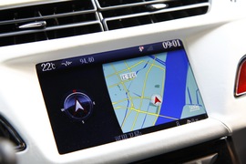 2012款DS3至尊版外出试驾实拍