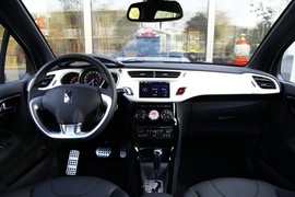 2012款DS3至尊版外出试驾实拍