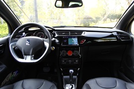 2012款DS3至尊版外出试驾实拍