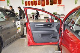 2012款雪铁龙新世嘉两厢1.6L手动乐尚型