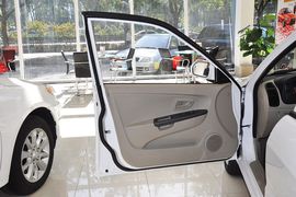 2012款东南V3菱悦1.5L手动亲民豪华版