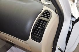 2012款东南V3菱悦1.5L手动亲民豪华版