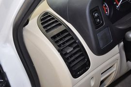 2012款东南V3菱悦1.5L手动亲民豪华版