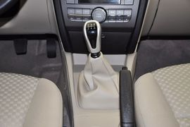 2012款东南V3菱悦1.5L手动亲民豪华版