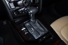 2013款一汽奥迪A4L