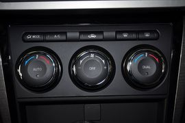2012款马自达睿翼2.0L豪华版