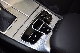 2012款起亚凯尊2.4L尊贵型到店实拍