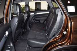 2013款起亚索兰托2.4L豪华版5座