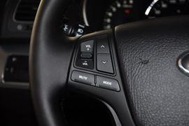2013款起亚索兰托2.4L豪华版5座