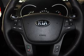 2013款起亚索兰托2.4L豪华版5座