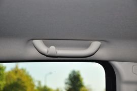2013款Jeep指南者2.0L豪华版