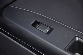 2013款Jeep指南者2.0L豪华版