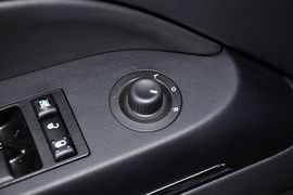2013款Jeep指南者2.0L豪华版
