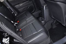 2013款Jeep指南者2.0L豪华版