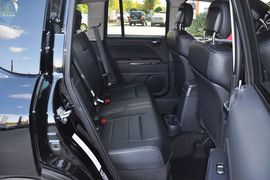 2013款Jeep指南者2.0L豪华版