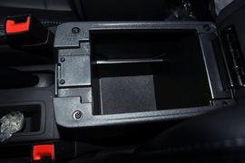 2013款Jeep指南者2.0L豪华版