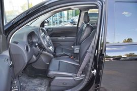 2013款Jeep指南者2.0L豪华版