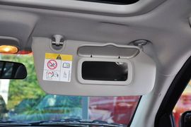 2013款Jeep指南者2.0L豪华版