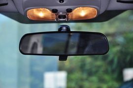 2013款Jeep指南者2.0L豪华版
