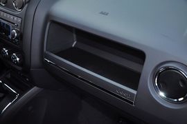 2013款Jeep指南者2.0L豪华版