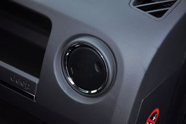 2013款Jeep指南者2.0L豪华版