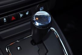 2013款Jeep指南者2.0L豪华版