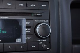 2013款Jeep指南者2.0L豪华版