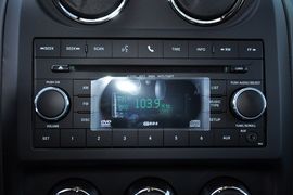 2013款Jeep指南者2.0L豪华版