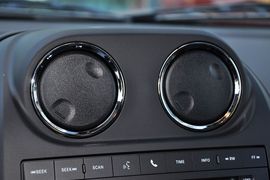 2013款Jeep指南者2.0L豪华版