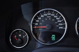 2013款Jeep指南者2.0L豪华版