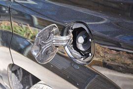 2013款Jeep自由客2.4L豪华导航版到店实拍