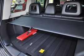 2013款Jeep自由客2.4L豪华导航版到店实拍