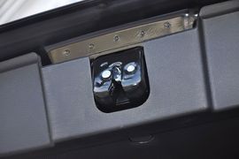 2013款Jeep自由客2.4L豪华导航版到店实拍