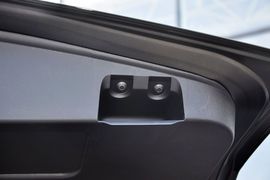 2013款Jeep自由客2.4L豪华导航版到店实拍