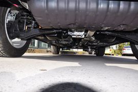 2013款Jeep自由客2.4L豪华导航版到店实拍