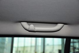 2013款Jeep自由客2.4L豪华导航版到店实拍