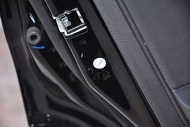 2013款Jeep自由客2.4L豪华导航版到店实拍