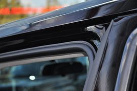 2013款Jeep自由客2.4L豪华导航版到店实拍
