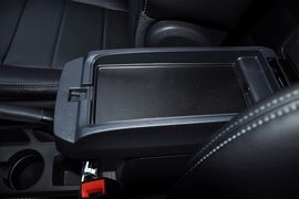 2013款Jeep自由客2.4L豪华导航版到店实拍