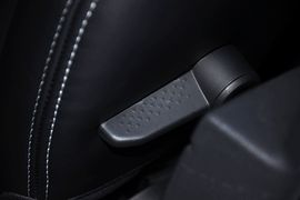 2013款Jeep自由客2.4L豪华导航版到店实拍