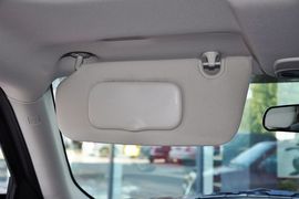 2013款Jeep自由客2.4L豪华导航版到店实拍