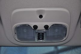 2013款Jeep自由客2.4L豪华导航版到店实拍