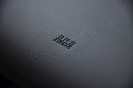 2013款Jeep自由客2.4L豪华导航版到店实拍