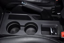 2013款Jeep自由客2.4L豪华导航版到店实拍