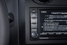 2013款Jeep自由客2.4L豪华导航版到店实拍