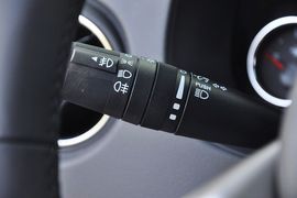 2013款Jeep自由客2.4L豪华导航版到店实拍